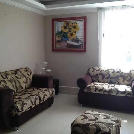 Suites Silvana Виляермоса Екстериор снимка
