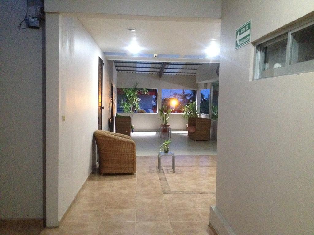 Suites Silvana Виляермоса Екстериор снимка