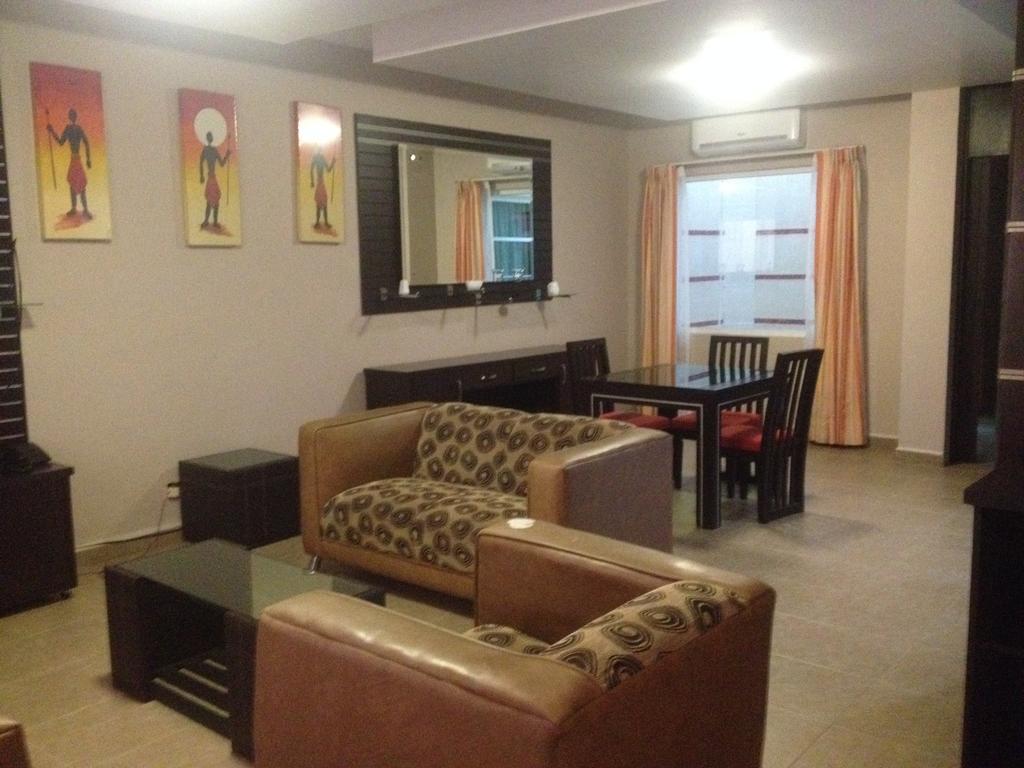 Suites Silvana Виляермоса Екстериор снимка
