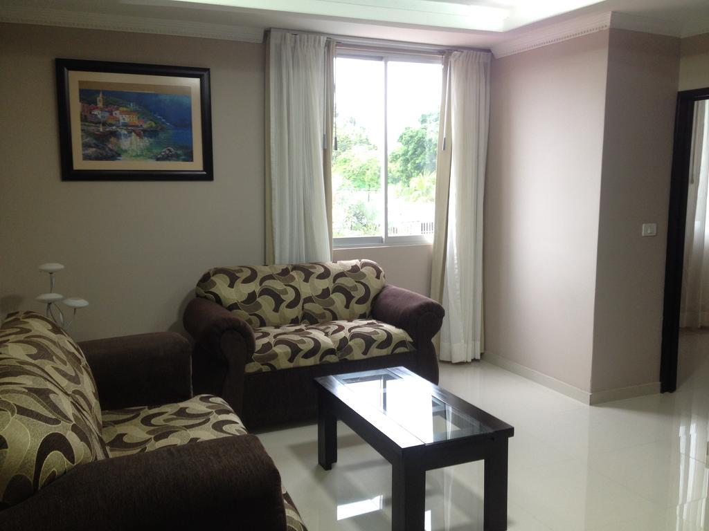 Suites Silvana Виляермоса Екстериор снимка