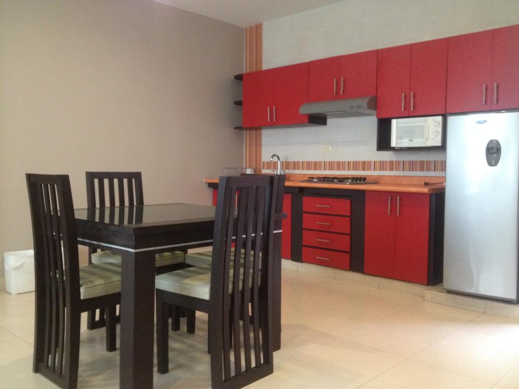 Suites Silvana Виляермоса Екстериор снимка