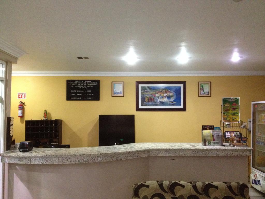 Suites Silvana Виляермоса Екстериор снимка