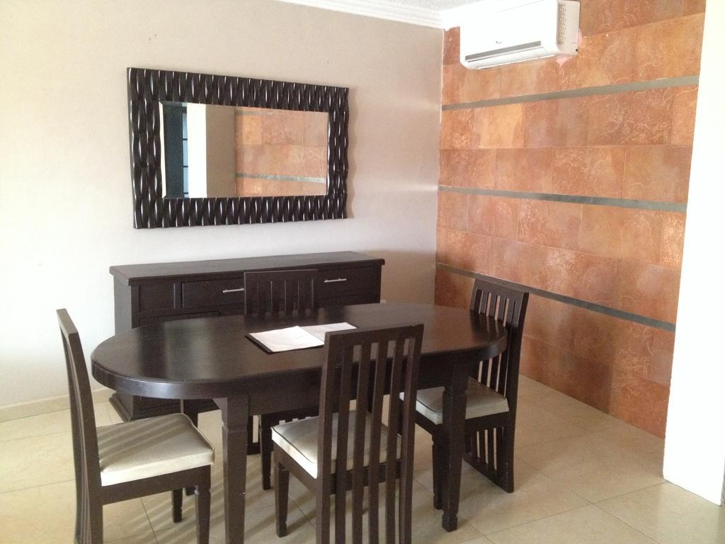 Suites Silvana Виляермоса Екстериор снимка