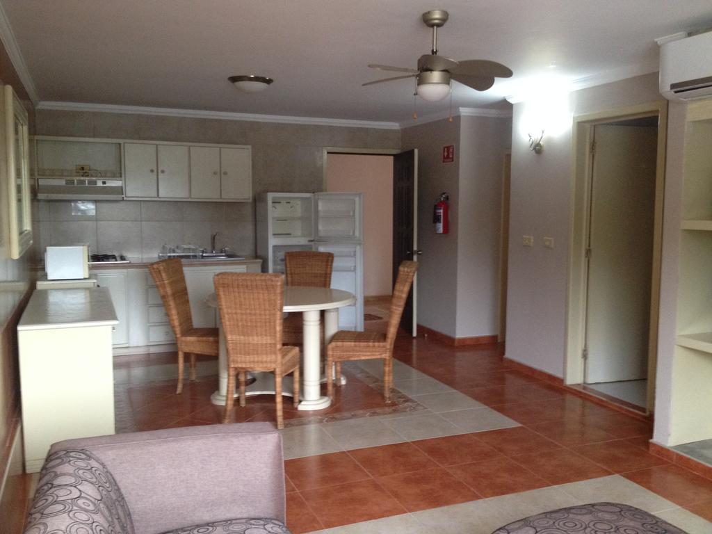 Suites Silvana Виляермоса Екстериор снимка